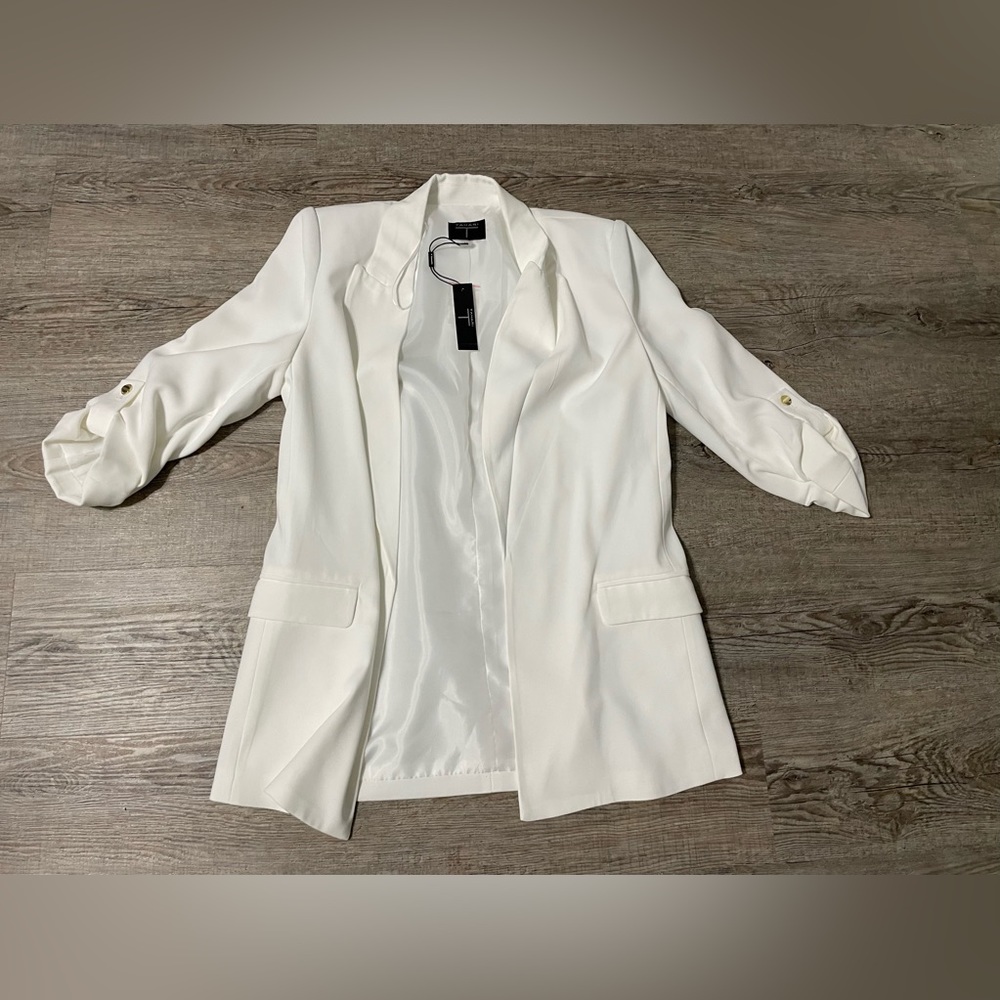 Tahari blazer